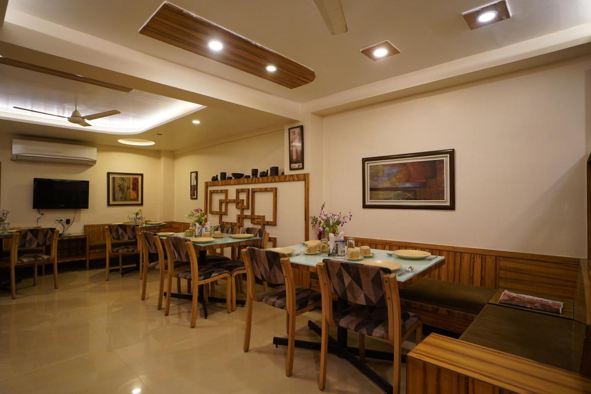 Hotel Gk Palace Bhopal Eksteriør bilde