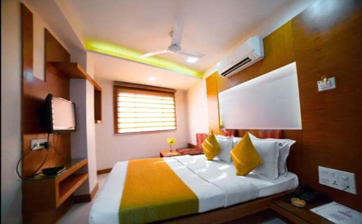 Hotel Gk Palace Bhopal Eksteriør bilde